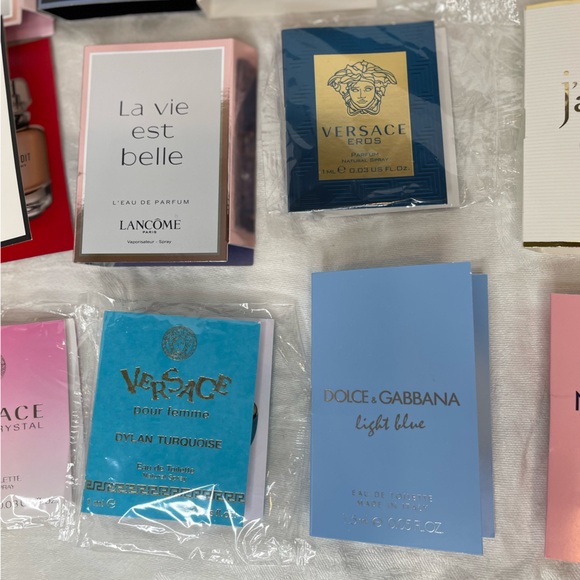 Perfume set with 26 samples (set 2 of 2) - Picture 3 of 15